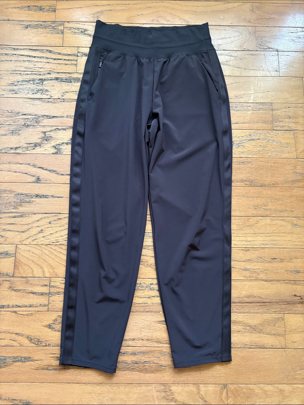 EUC Athleta Cropped Brown Joggers